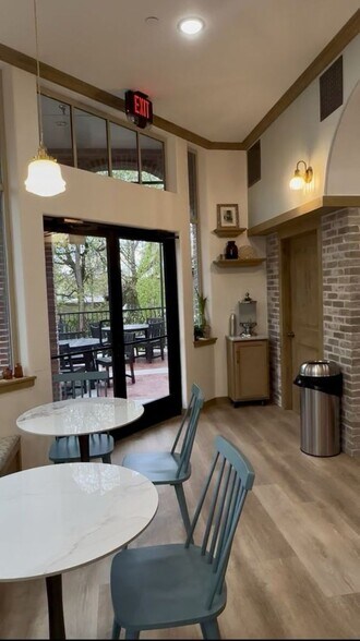 More Photos Of 79 Aikens Rd, Eagle General Retail For Sale