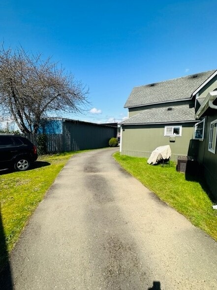 More Photos Of 109 Main, Elma General Retail For Sale