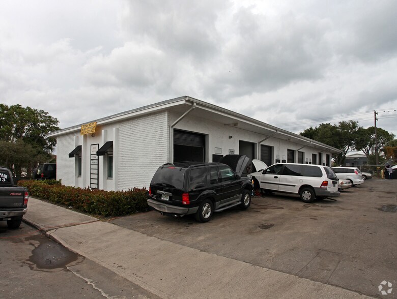 Primary Photo Of 610 N G St, Lake Worth Unknown For Lease