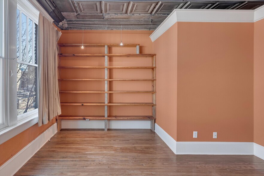 More Photos Of 329 W Main St, Durham Office For Lease