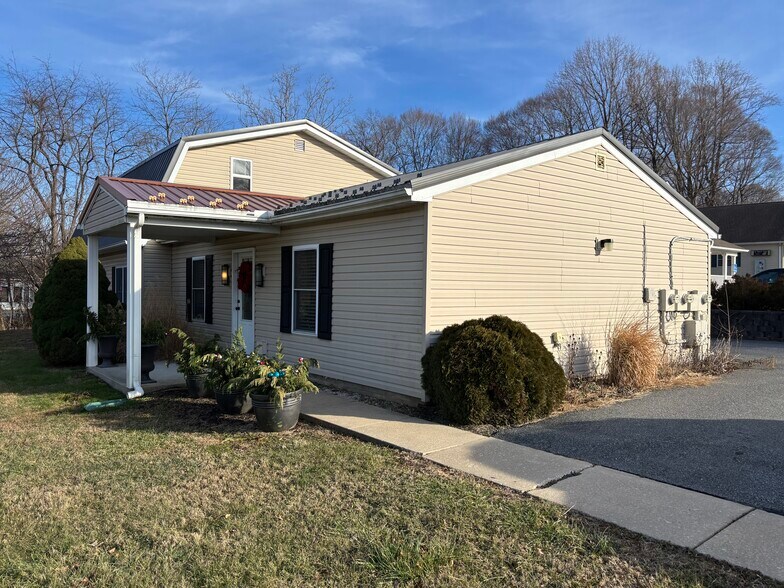 More Photos Of 101 Ryan Dr, Rising Sun Office For Lease