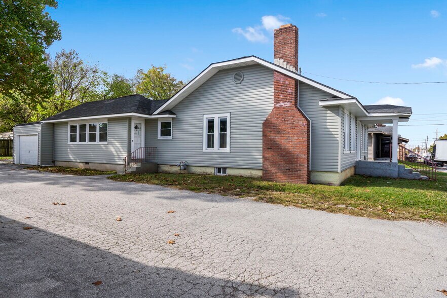 More Photos Of 1658 Saint Louis St, Springfield Office For Lease