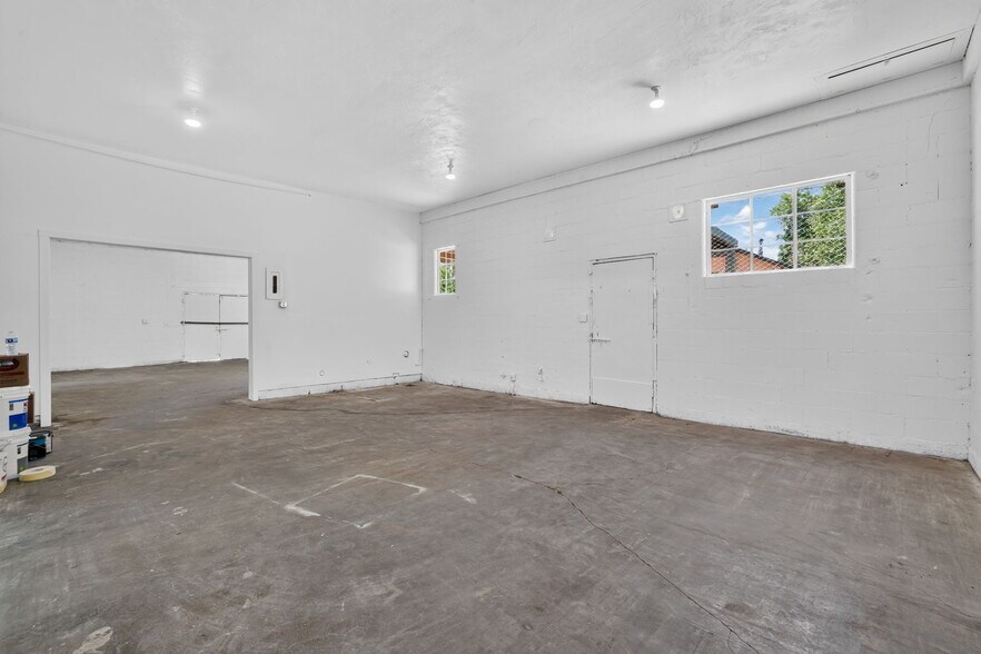 More Photos Of 3930 Broadway, Sacramento Freestanding For Sale