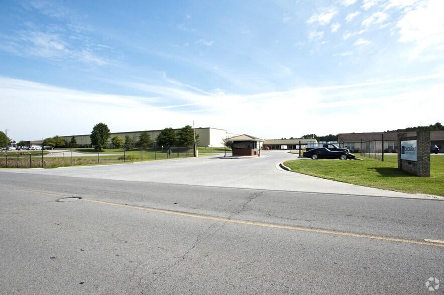 Primary Photo Of 201 Princeton Blvd, Adairsville Warehouse For Lease