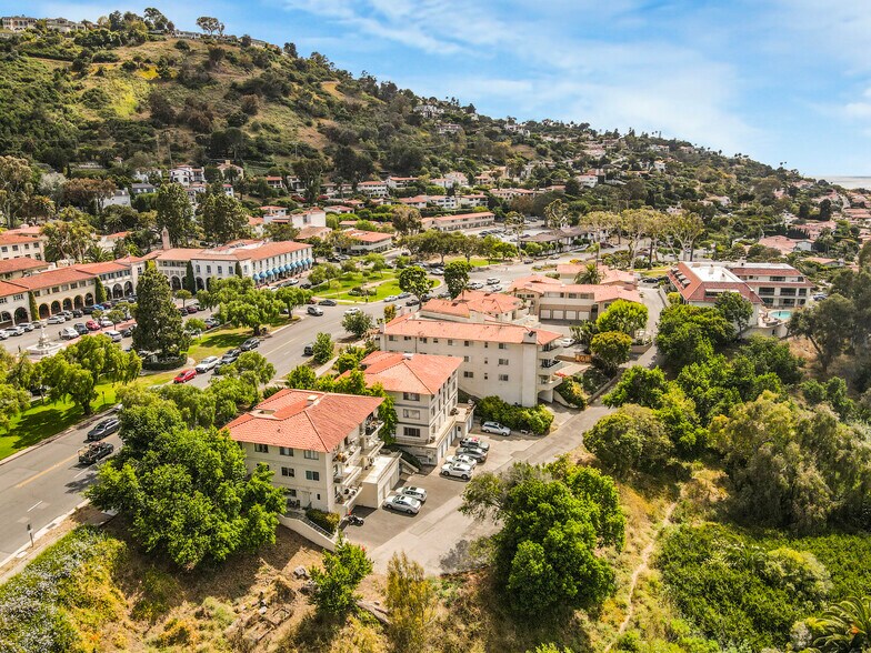 More Photos Of 229 Palos Verdes Dr W, Palos Verdes Estates Multifamily For Sale