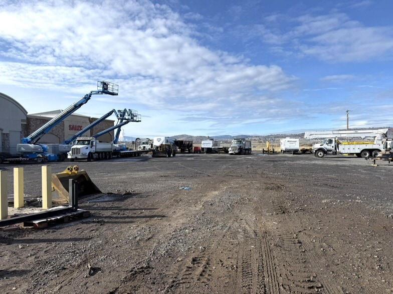 More Photos Of 3344 Washburn Way, Klamath Falls Warehouse For Lease