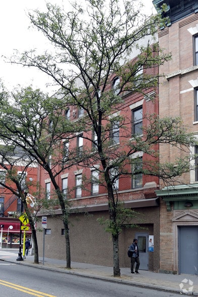 More Photos Of 712-714 Bergen Ave, Jersey City Office Residential For Lease