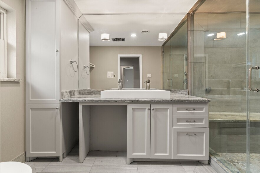 More Photos Of 2042 Teal Dr, Spring Dormitory For Sale