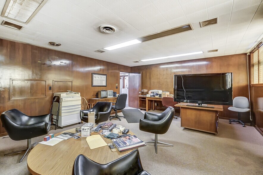 More Photos Of 203 S Wittenberg Ave, Springfield Industrial For Sale