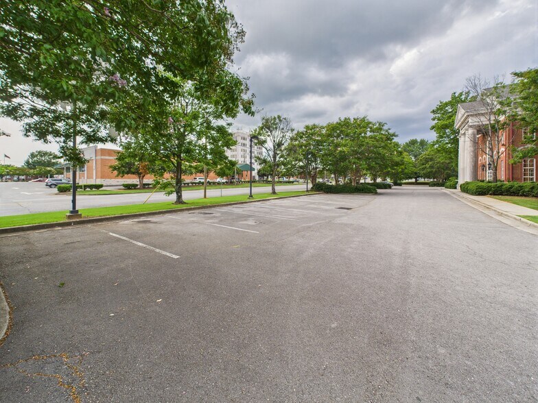 More Photos Of 201 E Dr Hicks Blvd, Florence Medical For Sale