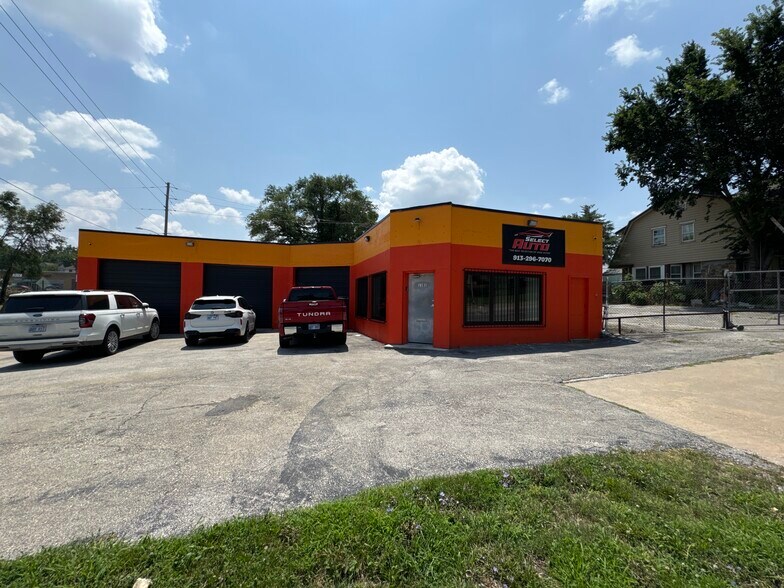 Primary Photo Of 1103 State Ave, Kansas City Warehouse For Sale