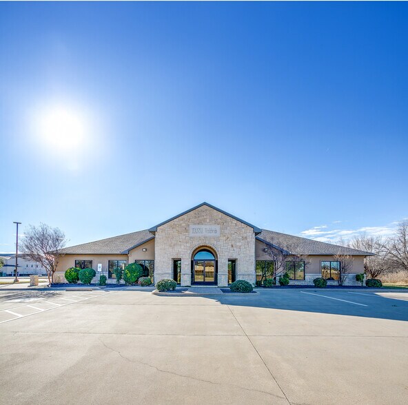 Primary Photo Of 4255 W Risinger Rd, Fort Worth Office For Lease