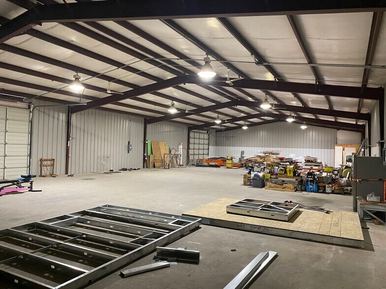 Primary Photo Of 900 Utility Rd, Sanger Unknown For Lease