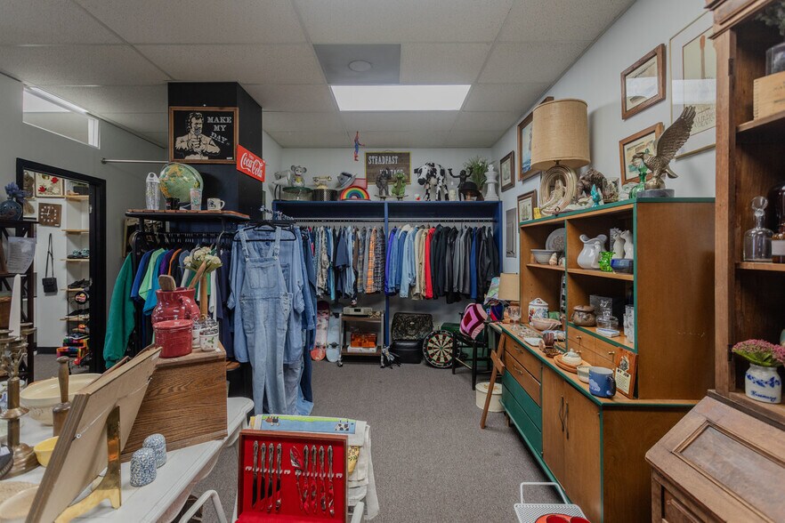 More Photos Of 406 W Spotswood Trl, Elkton Storefront For Sale