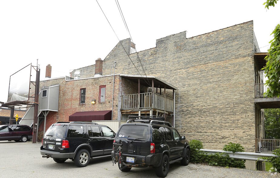 More Photos Of 443-445 Bridge St NW, Grand Rapids Storefront Retail Residential For Lease