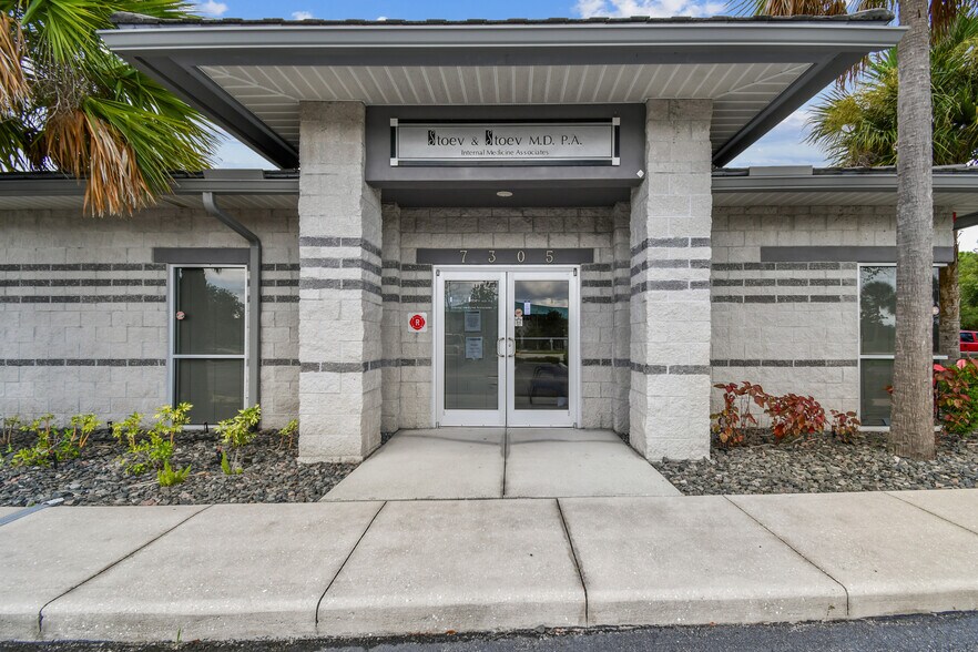 More Photos Of 7300-7313 E Professional Pky, Lakewood Ranch Medical For Sale