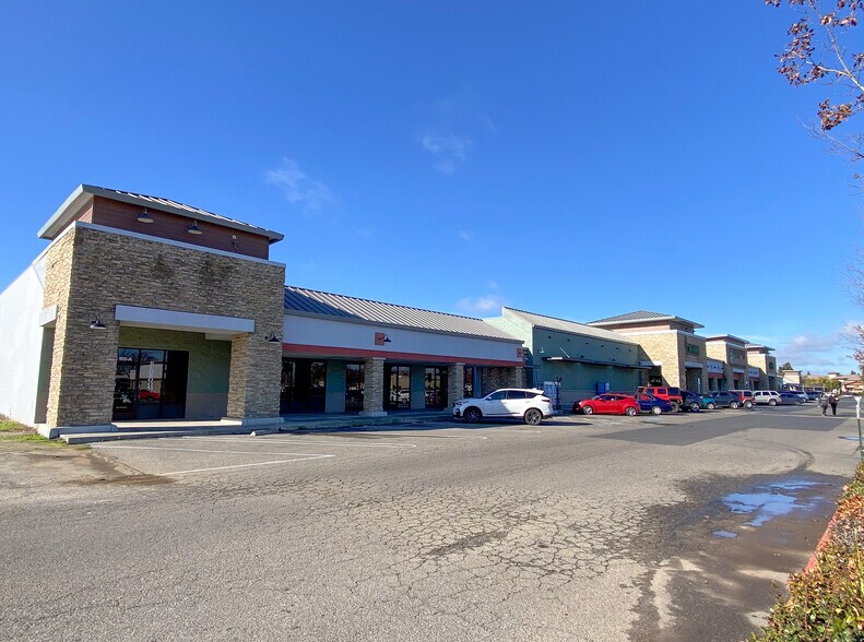 More Photos Of 1449 E F St, Oakdale Unknown For Sale