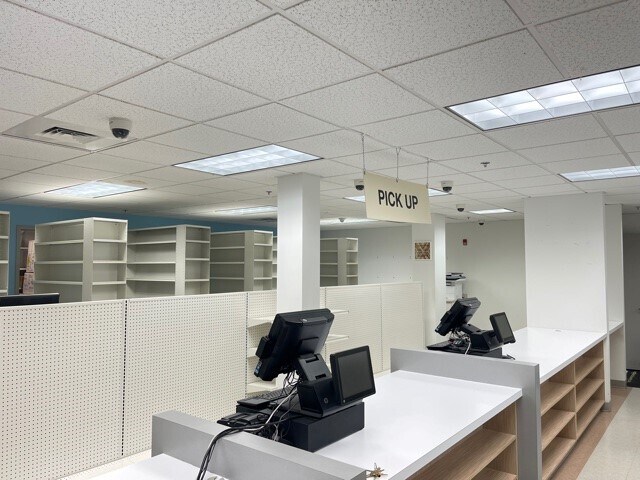More Photos Of 340 Wood Rd, Braintree Medical For Lease