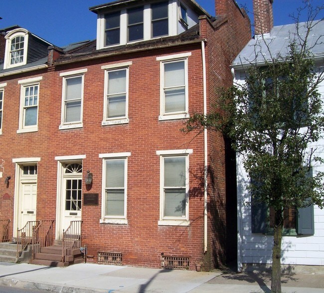 Primary Photo Of 106 Walnut St, Harrisburg Office Residential For Lease