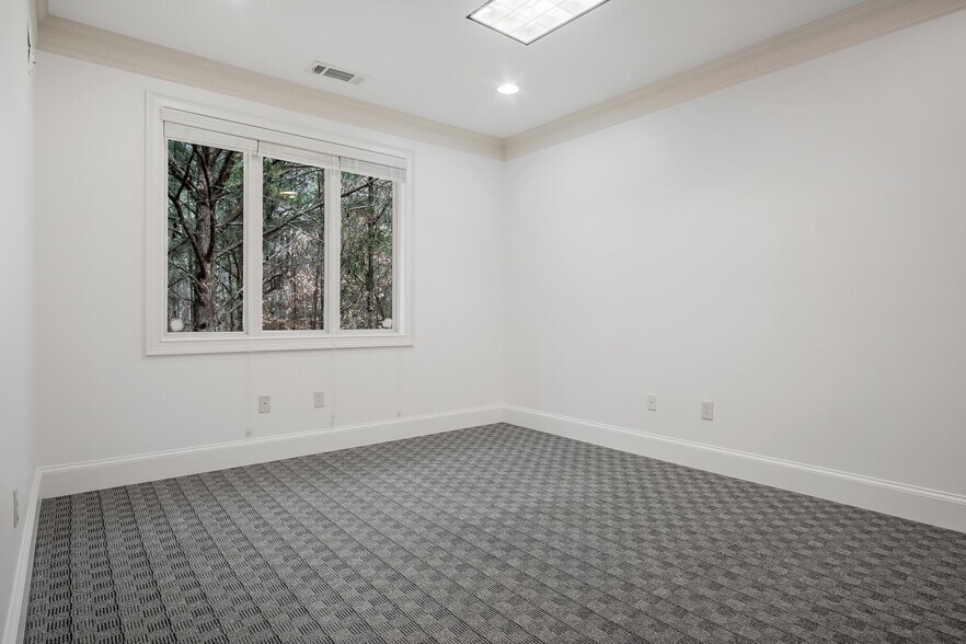 More Photos Of 4720 Peachtree Industrial Blvd, Berkeley Lake Office For Lease