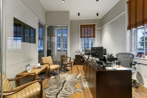More Photos Of 528 Gravier St, New Orleans Office For Lease