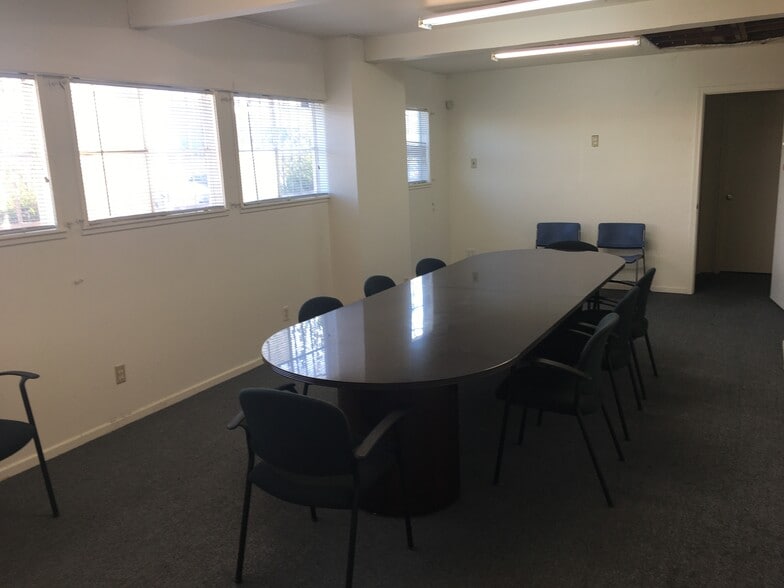 More Photos Of 1375 Fitzgerald Ave, San Francisco Warehouse For Lease