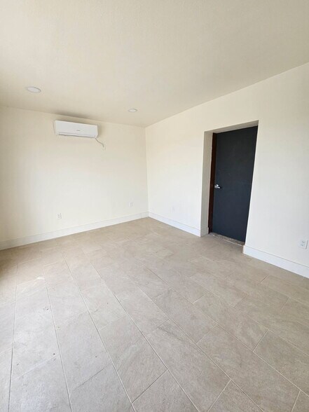 More Photos Of 1113 E Kennedale Pky, Kennedale Industrial For Lease