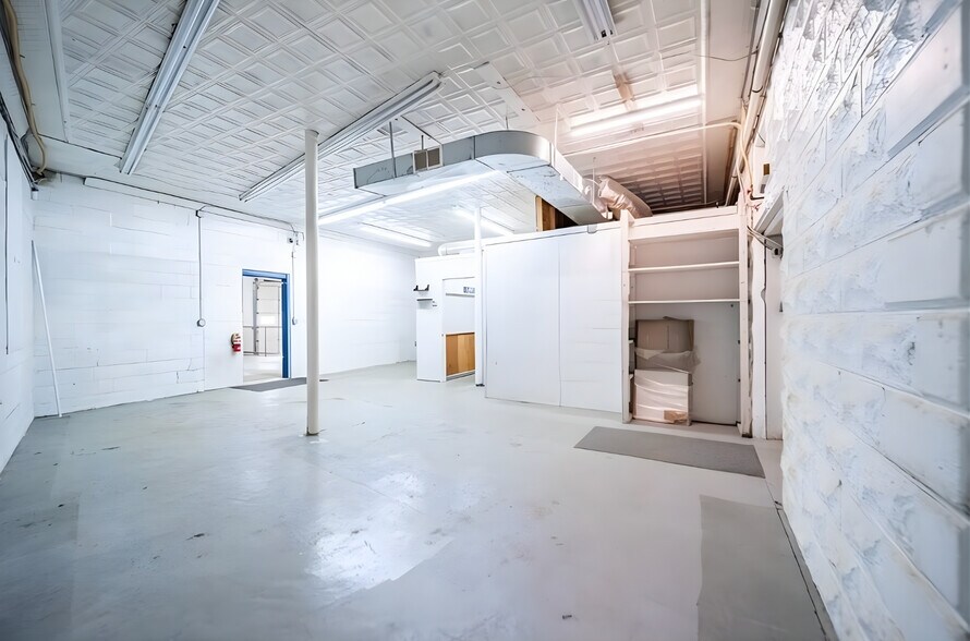 More Photos Of 324 Ringwood Ave, Pompton Lakes Light Manufacturing For Lease