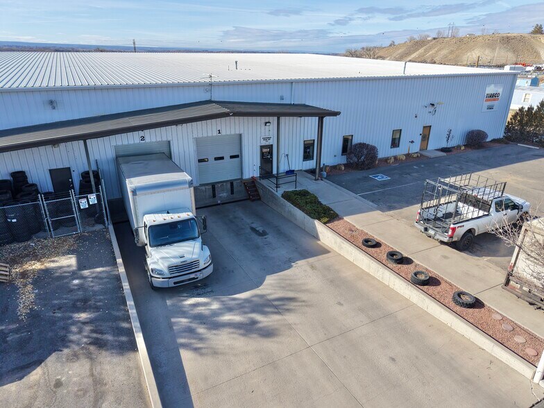 More Photos Of 12045 6300 Rd, Montrose Flex For Lease