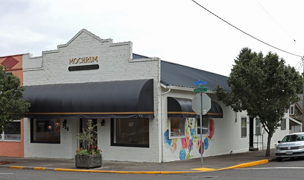 Primary Photo Of 328 Pioneer St, Ridgefield General Retail For Sale