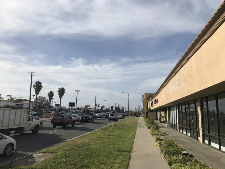 More Photos Of 18506-18516 Hawthorne Blvd, Torrance Storefront Retail Office For Lease