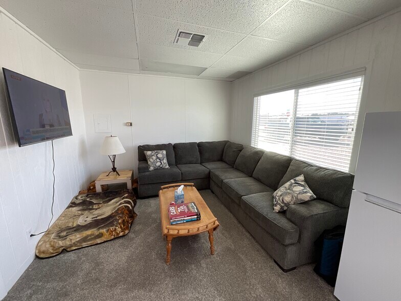 More Photos Of 8356 Silver Creek Dr, Show Low Office For Sale