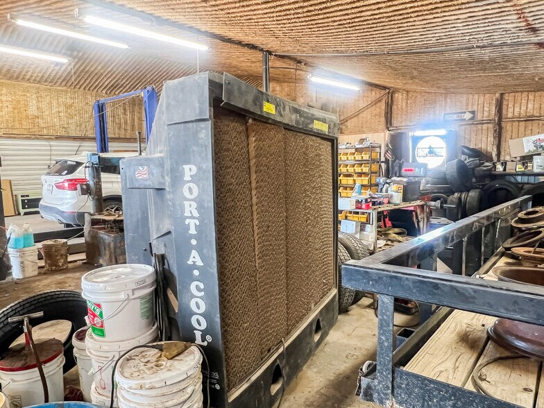 More Photos Of 1106 W Main St, Olney Freestanding For Sale