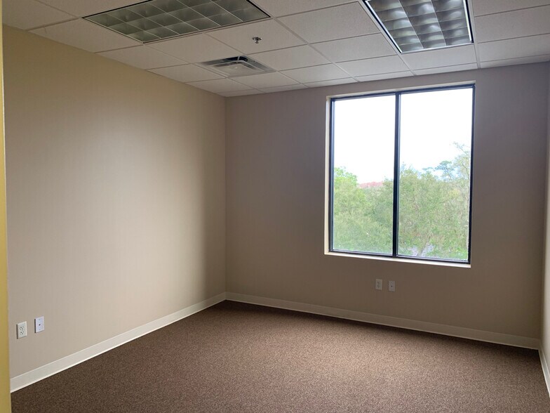 More Photos Of 6735 Conroy Windermere Rd, Orlando Medical For Lease