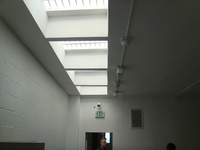 More Photos Of 8543 Venice Blvd, Los Angeles Storefront Retail Office For Lease