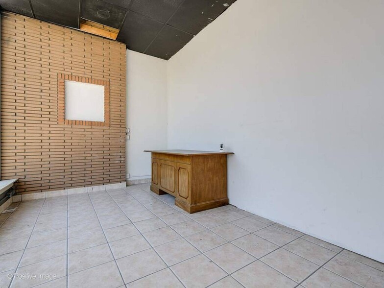 More Photos Of 5924-5926 W Lawrence Ave, Chicago Storefront For Sale