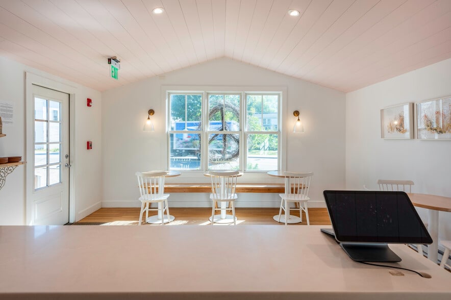 More Photos Of 162 Main St, Essex General Retail For Sale