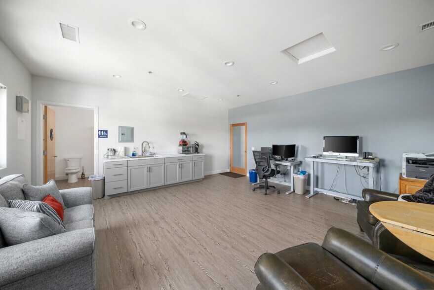 More Photos Of 1400 Railroad St, Paso Robles Office For Lease