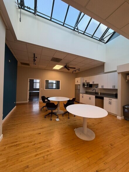 More Photos Of 1512 N Fremont St, Chicago Loft Creative Space For Lease