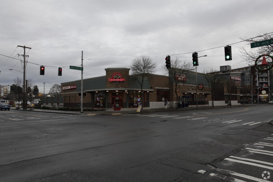 More Photos Of Lake City Way NE @ NE 125th St, Seattle Unknown For Lease