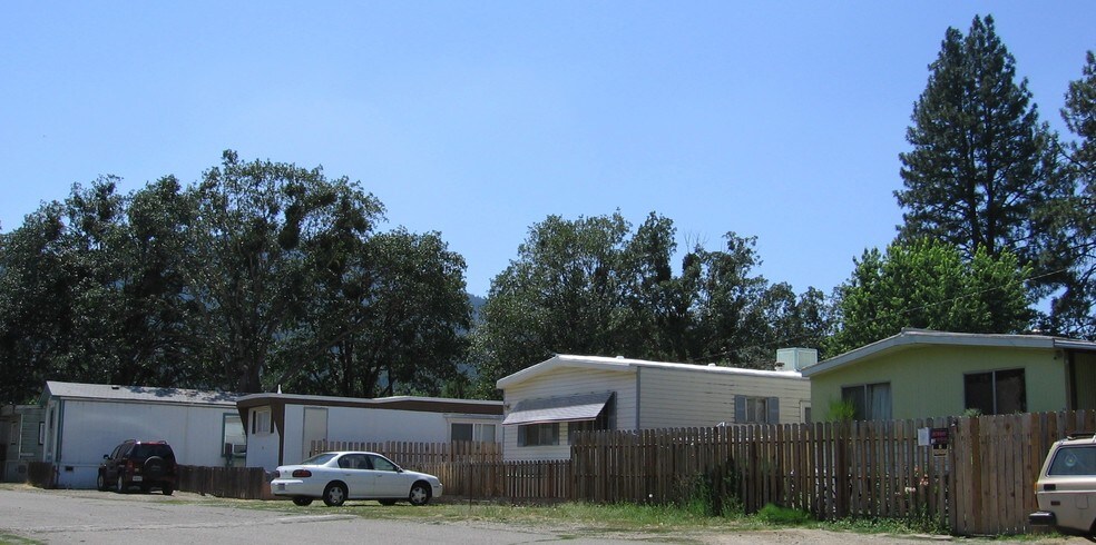 More Photos Of 6431 Old Highway 99 S, Yreka Manufactured Housing Mobile Home Park For Sale