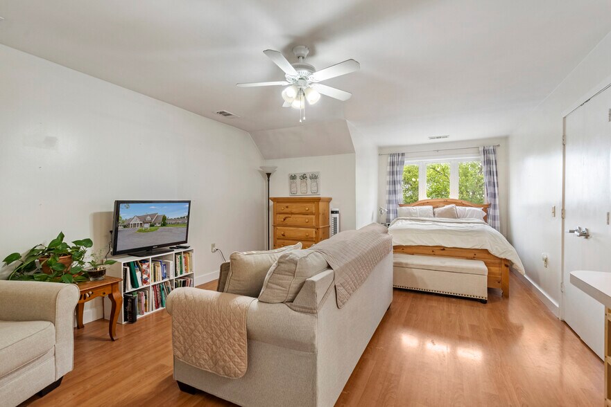 More Photos Of 3731 Berryville Pike, Charles Town Veterinarian Kennel For Sale