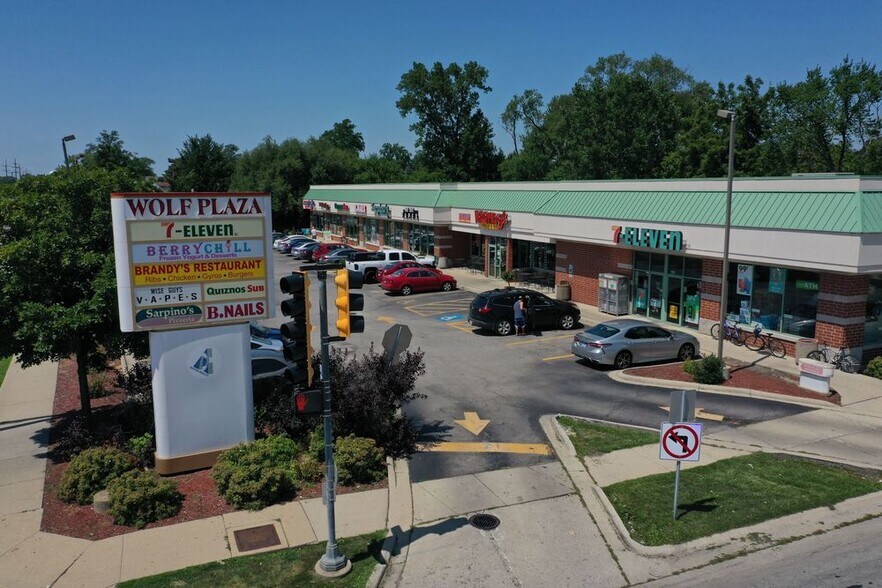 Primary Photo Of 570-586 E Oakton St, Des Plaines General Retail For Lease