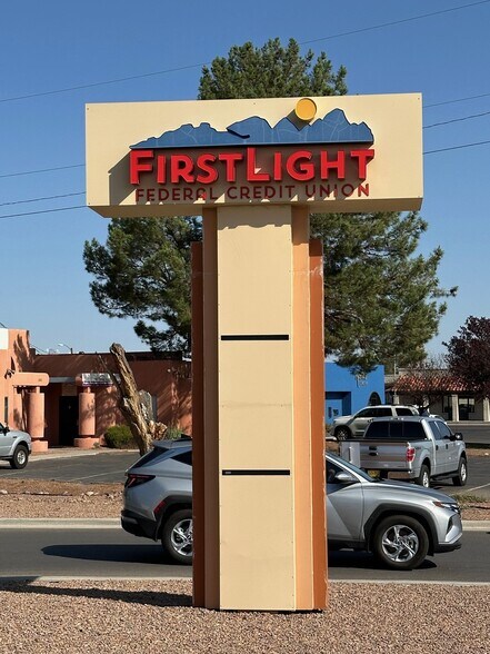 More Photos Of 300 E Foster Rd, Las Cruces Office For Sale