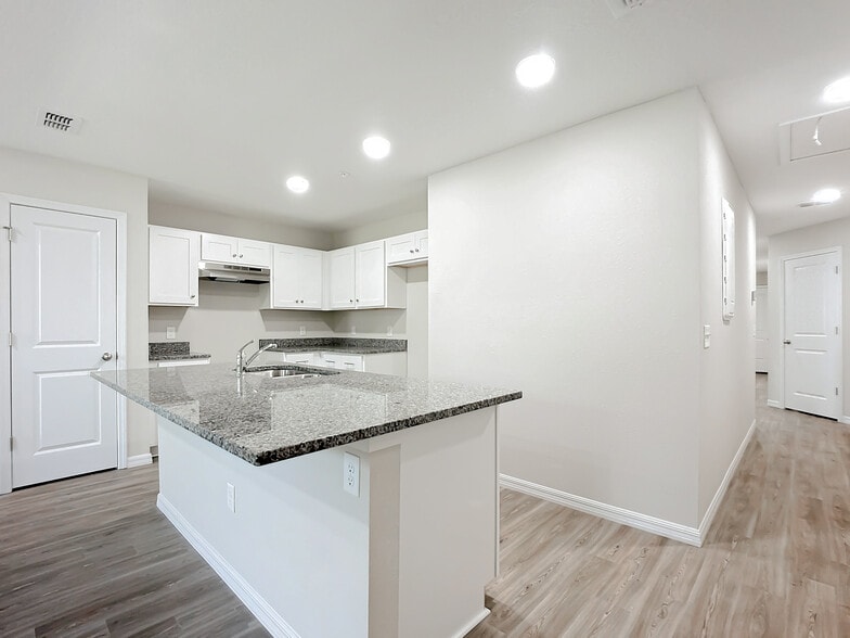 More Photos Of 9556 Hood Rd, Jacksonville Apartments For Sale
