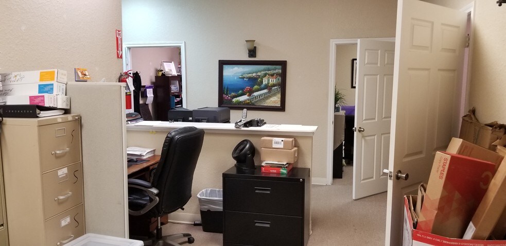 More Photos Of 2115 61st St, Galveston Storefront Retail Office For Lease