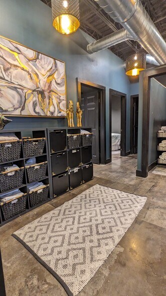 More Photos Of 1815 Eggert Rd, Buffalo Storefront For Lease