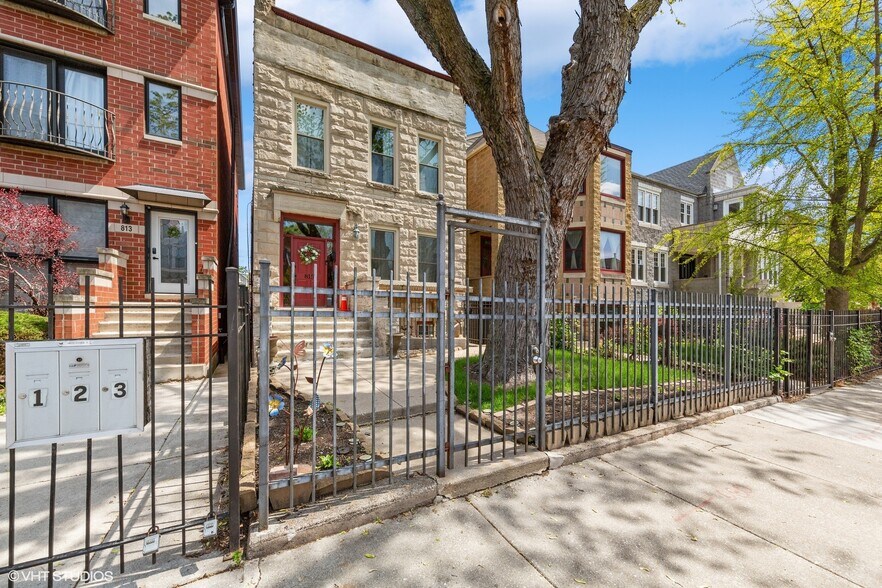Primary Photo Of 815 S Bell Ave, Chicago Multifamily For Sale
