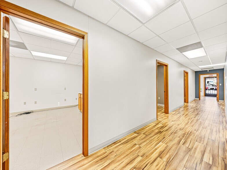 More Photos Of 2159 Hendersonville Rd, Arden Medical For Lease