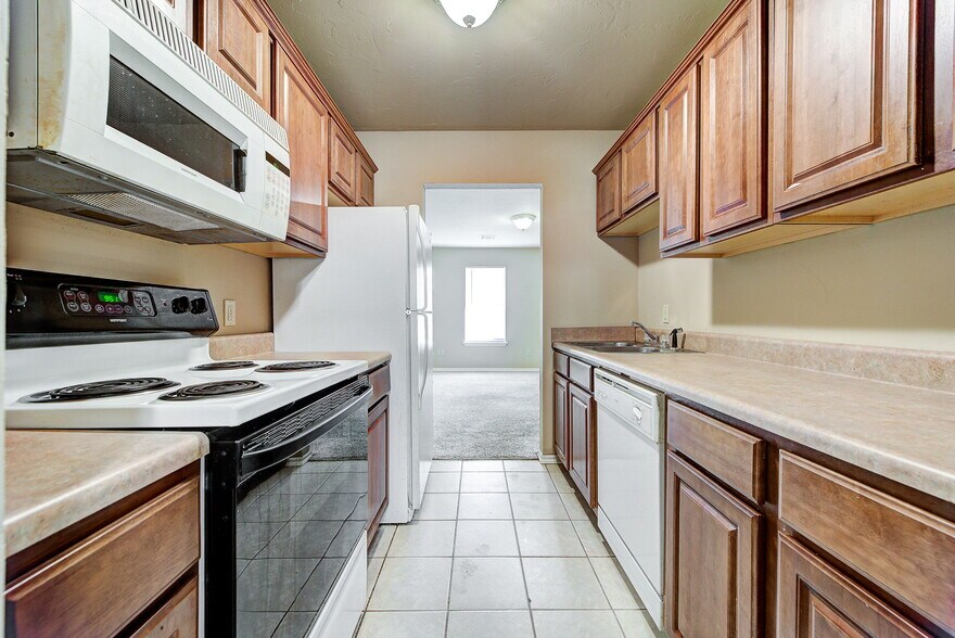 More Photos Of 713 S Locust St, Guthrie Apartments For Sale